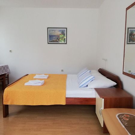 Apartments Nada - 100 M From Beach Kali Exterior photo